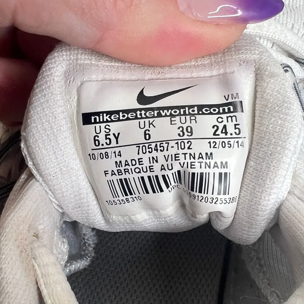 Nike Air Max 2015 Flyknit Racer Running Sneakers White Silver 705457 6.5Y, W8